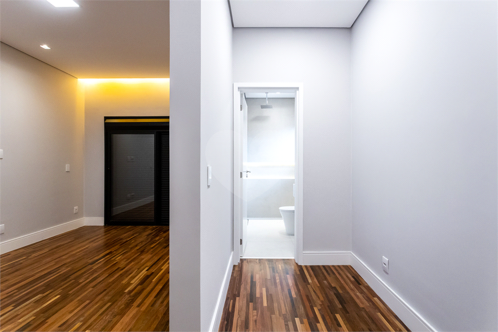 "Casa à Venda no Residencial Itahyê | 5 Suítes, Piscina com Sauna e Acabamento de Alto Padrão