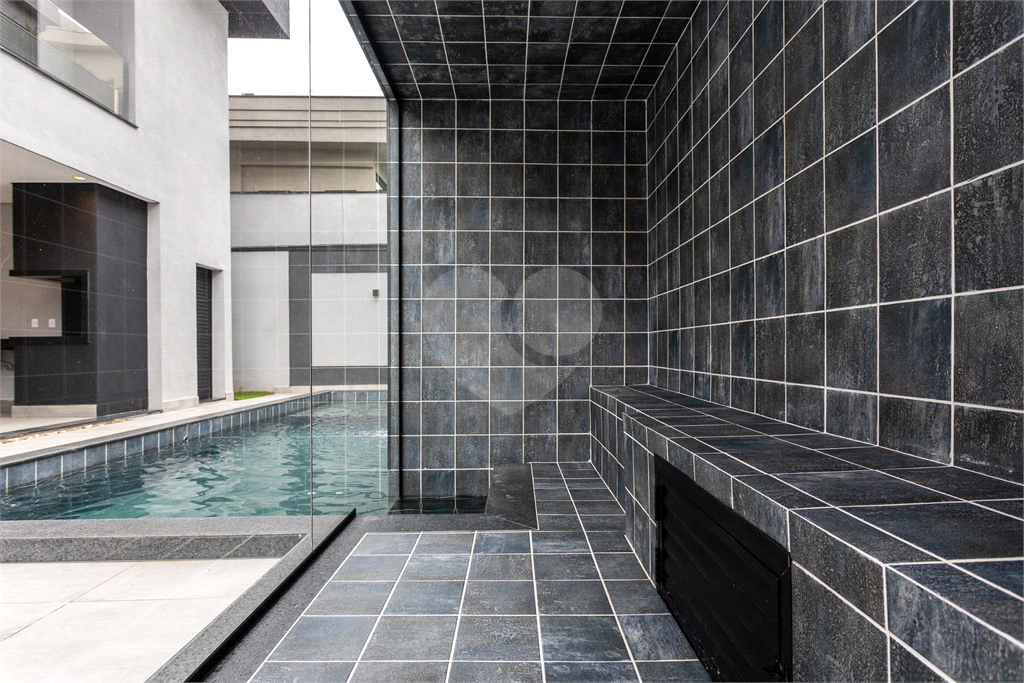 "Casa à Venda no Residencial Itahyê | 5 Suítes, Piscina com Sauna e Acabamento de Alto Padrão