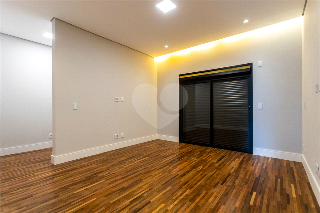 "Casa à Venda no Residencial Itahyê | 5 Suítes, Piscina com Sauna e Acabamento de Alto Padrão
