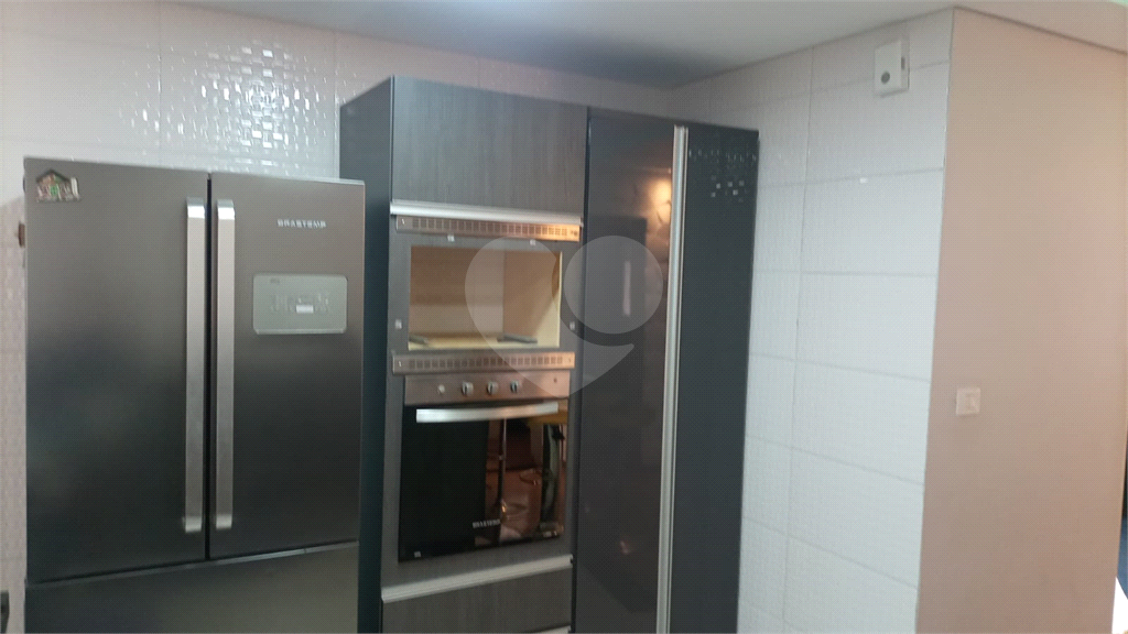 Casa Térrea com 3 Quartos, Suíte e Porão Gigante: Seu Novo Lar Espera por Você!