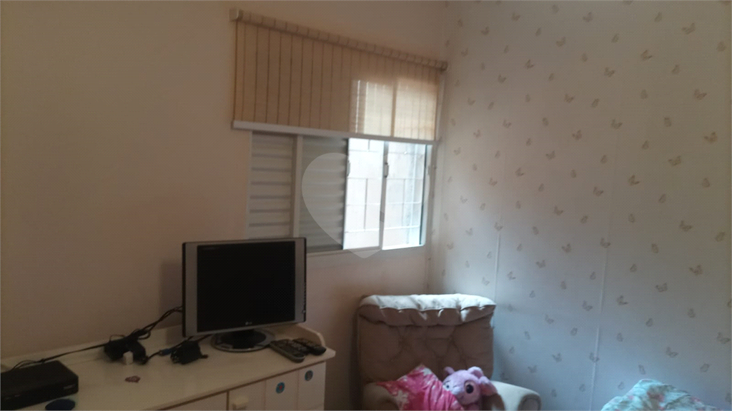 Casa Térrea com 3 Quartos, Suíte e Porão Gigante: Seu Novo Lar Espera por Você!