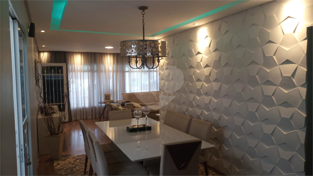 Casa Térrea com 3 Quartos, Suíte e Porão Gigante: Seu Novo Lar Espera por Você!