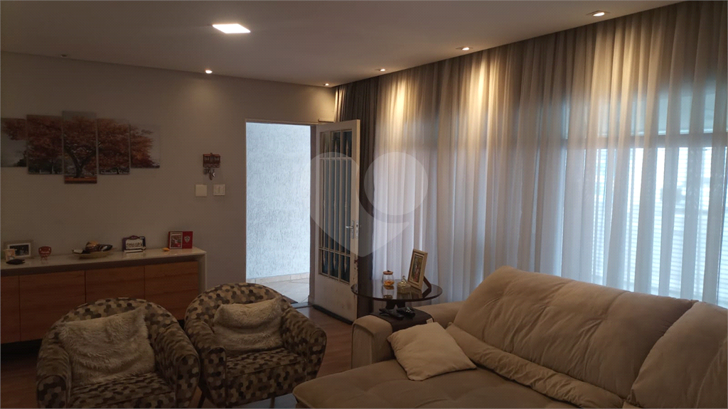 Casa Térrea com 3 Quartos, Suíte e Porão Gigante: Seu Novo Lar Espera por Você!