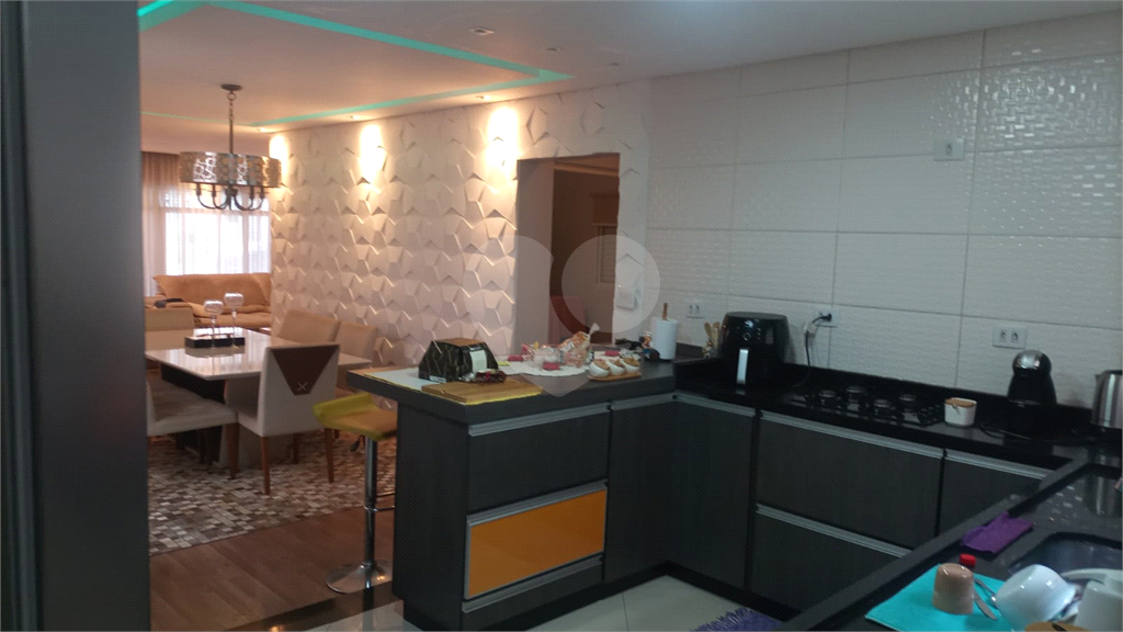 Casa Térrea com 3 Quartos, Suíte e Porão Gigante: Seu Novo Lar Espera por Você!