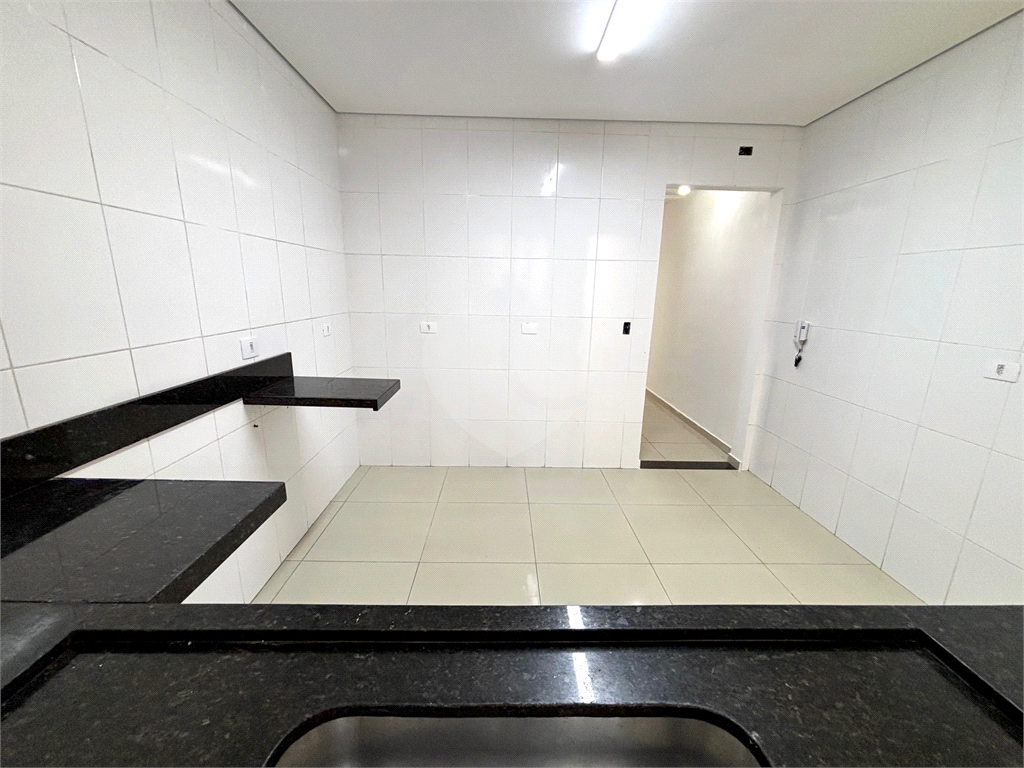 Sobrado a venda na Vila Constança com 2 suítes, 2 vagas e área gourmet.
