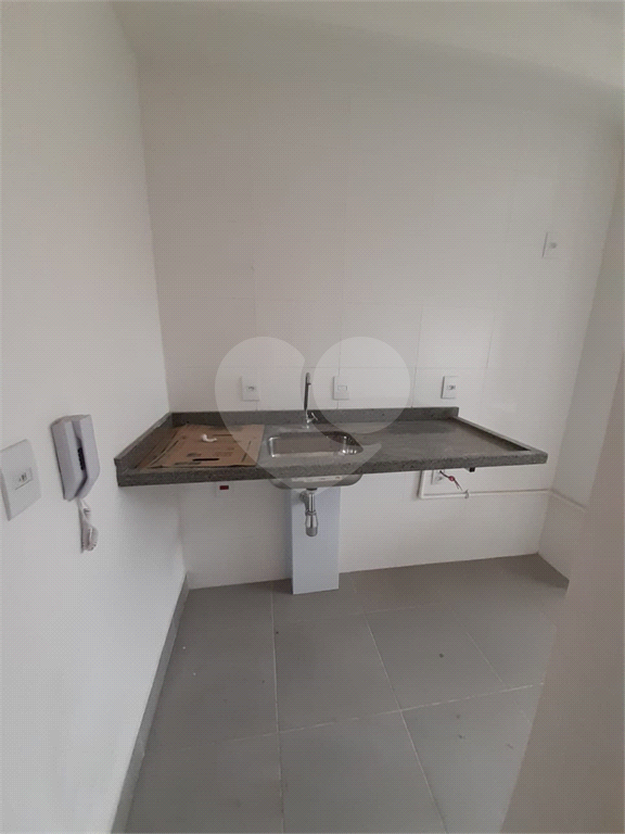 Apartamento novíssimo - 1a locação
