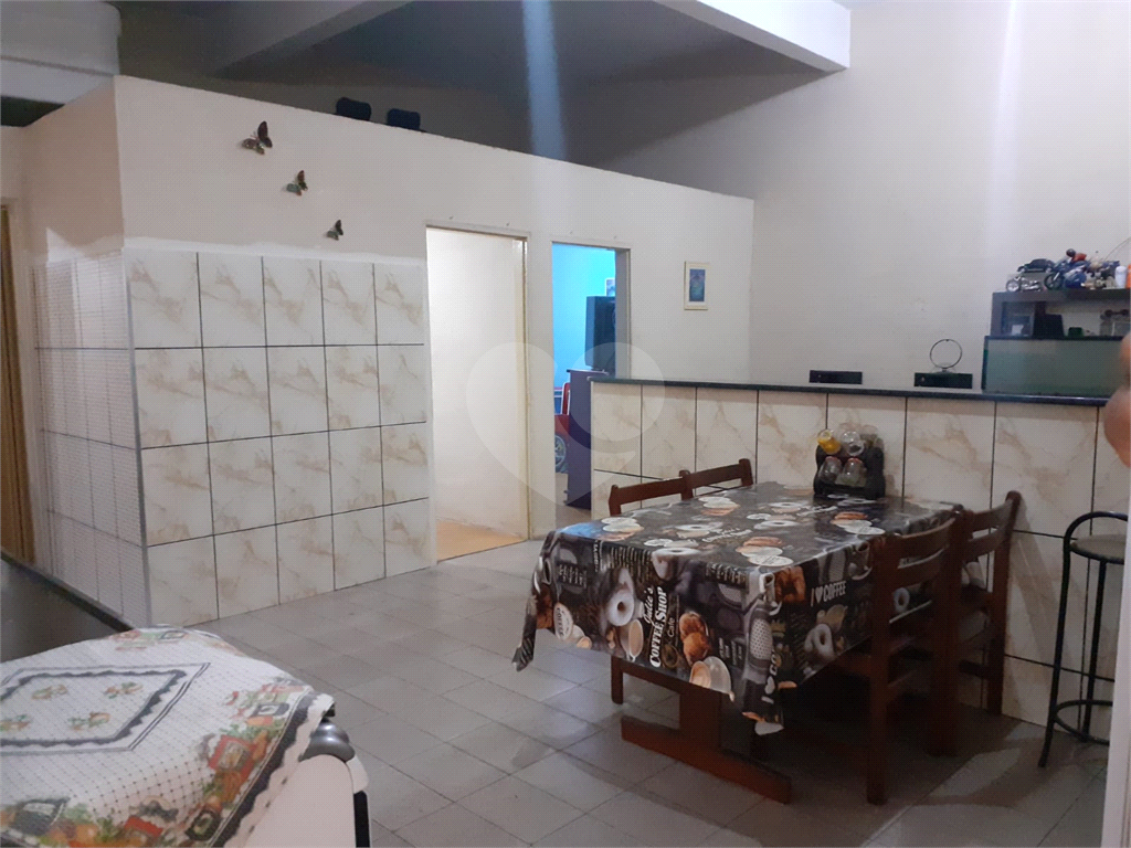 Sobrado com salão comercial na Zona Norte de São Paulo bairro do Jaçana