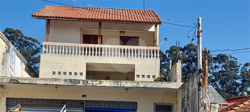 Sobrado com salão comercial na Zona Norte de São Paulo bairro do Jaçana