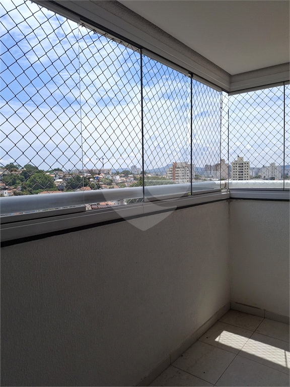 APARTAMENTO em ALTO DA LAPA