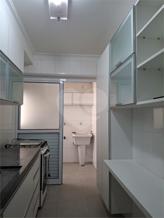 APARTAMENTO em ALTO DA LAPA