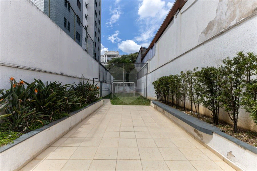 APARTAMENTO em ALTO DA LAPA