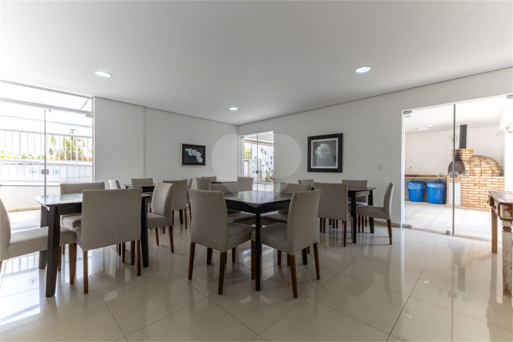 APARTAMENTO em ALTO DA LAPA