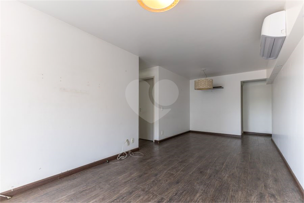 APARTAMENTO em ALTO DA LAPA