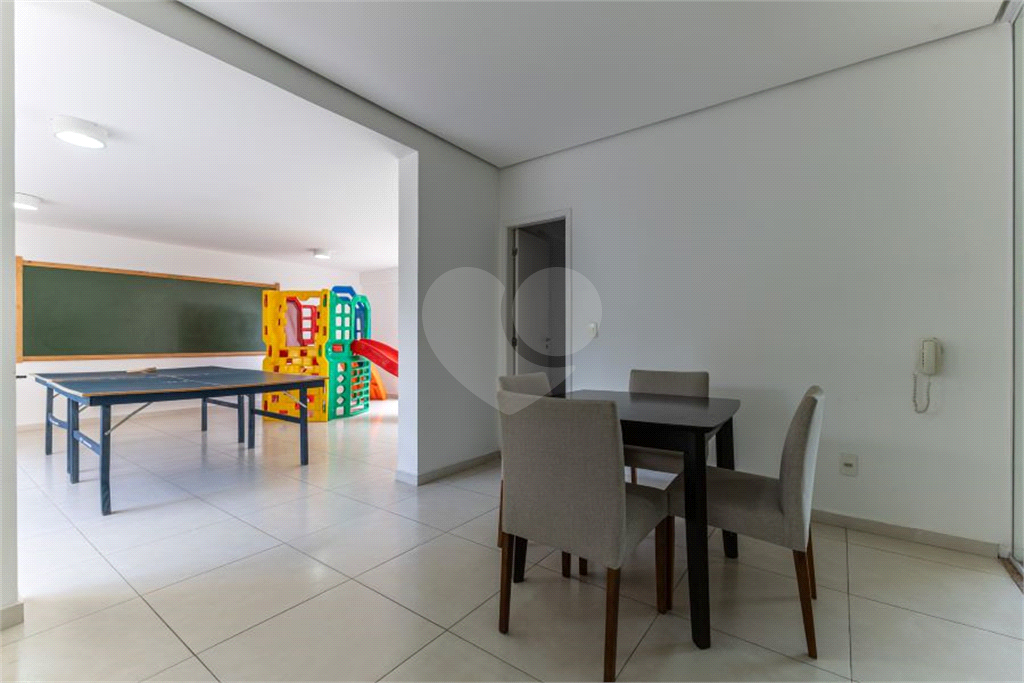APARTAMENTO em ALTO DA LAPA