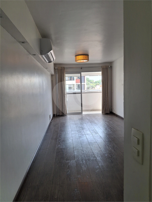 APARTAMENTO em ALTO DA LAPA