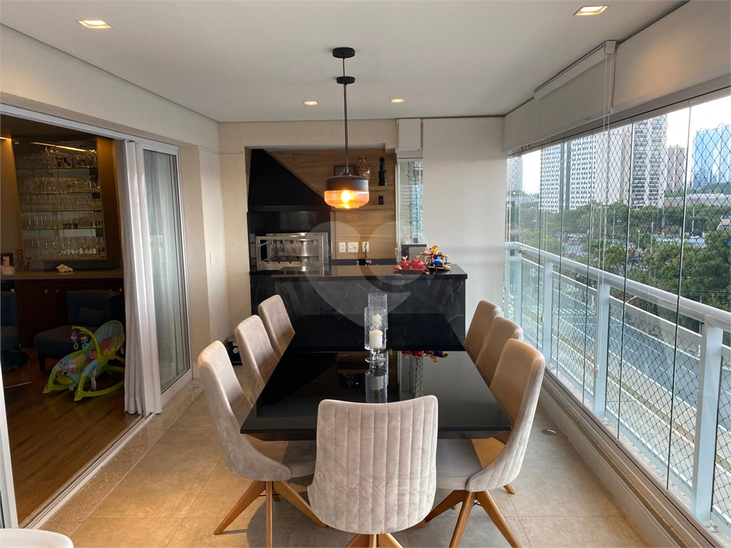 Apartamento com 3 suítes e 2 vagas na Barra Funda - Zona Oeste - SP