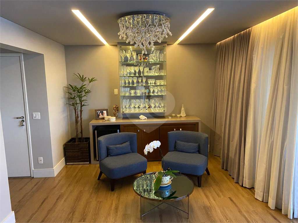 Apartamento com 3 suítes e 2 vagas na Barra Funda - Zona Oeste - SP