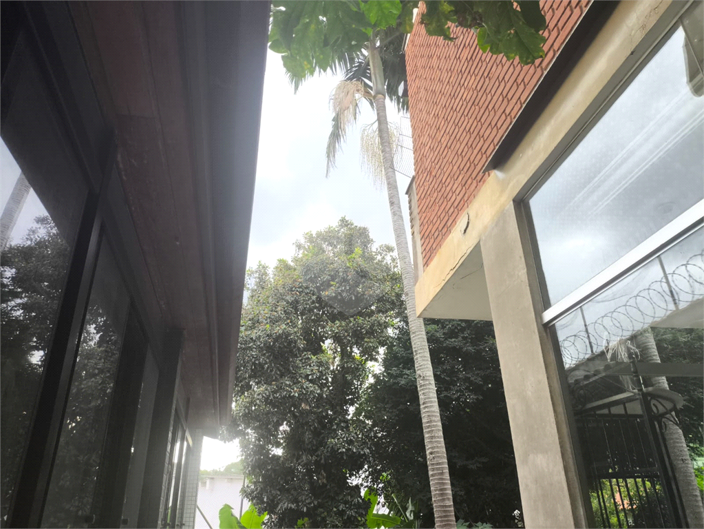 Vende - se Casa Alto Padrão Palmas do Tremembe 284m² 