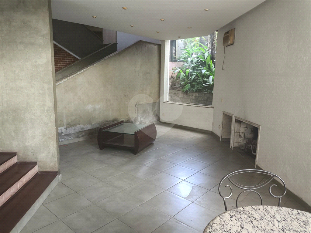 Vende - se Casa Alto Padrão Palmas do Tremembe 284m² 