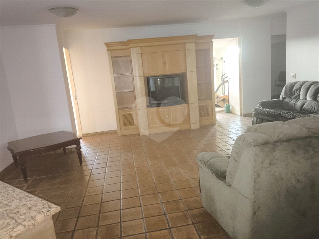 Vende - se Casa Alto Padrão Palmas do Tremembe 284m² 