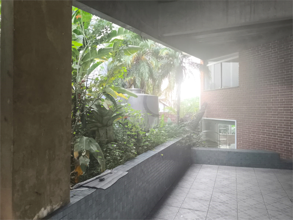 Vende - se Casa Alto Padrão Palmas do Tremembe 284m² 