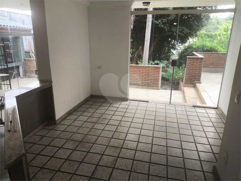 Vende - se Casa Alto Padrão Palmas do Tremembe 284m² 