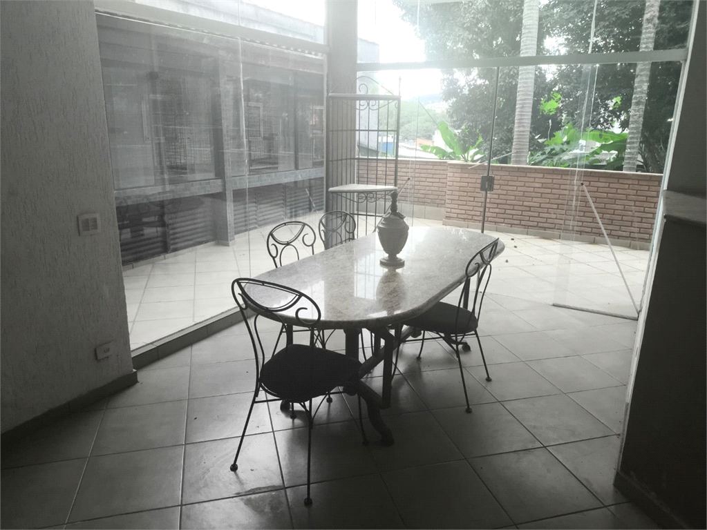 Vende - se Casa Alto Padrão Palmas do Tremembe 284m² 