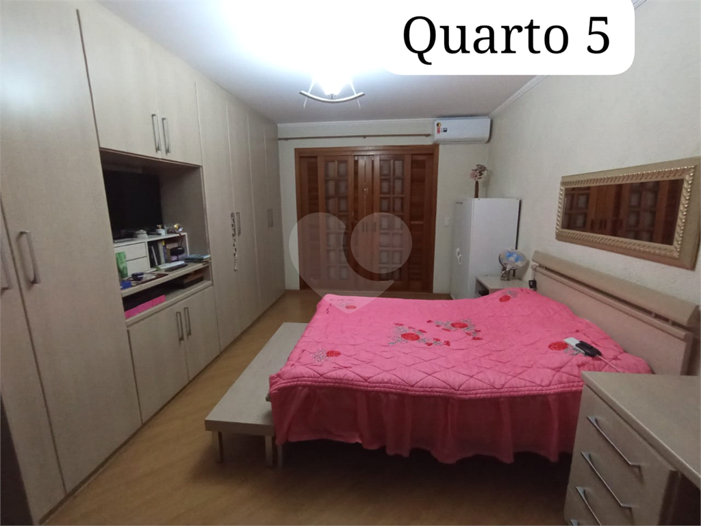 EXCELENTE SOBRADO RUA SEM SAIDE / CONDOMINIO