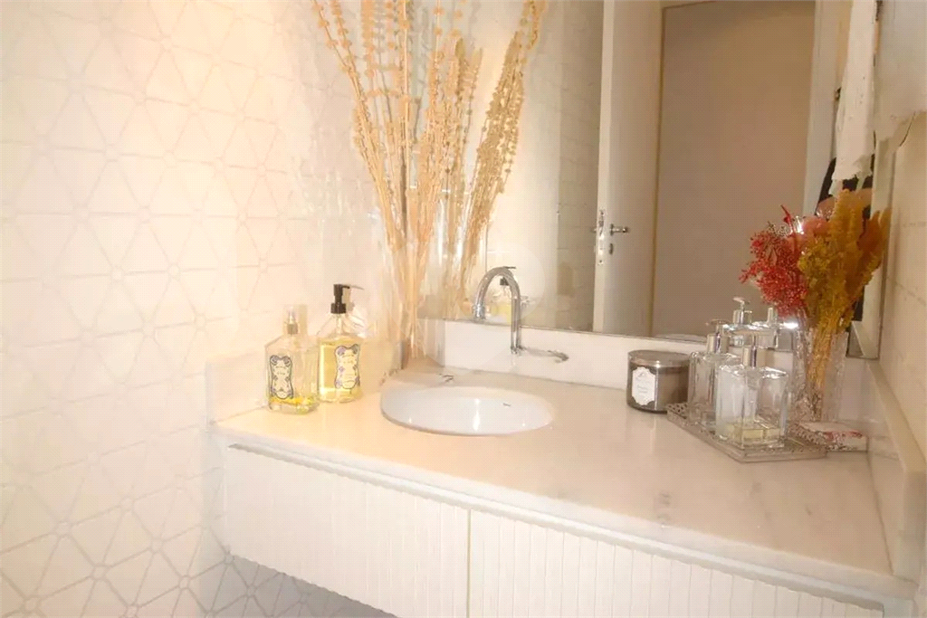 Apartamento padrão exclusivo numa das melhores ruas do Paraiso - 3 suítes - andar alto