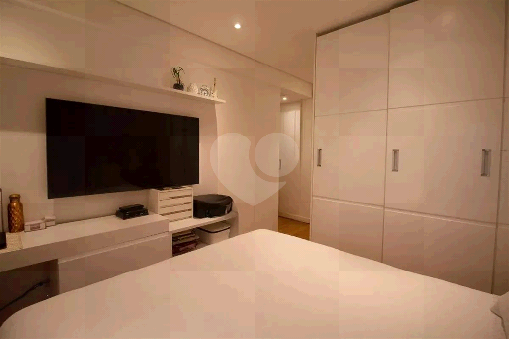 Apartamento padrão exclusivo numa das melhores ruas do Paraiso - 3 suítes - andar alto