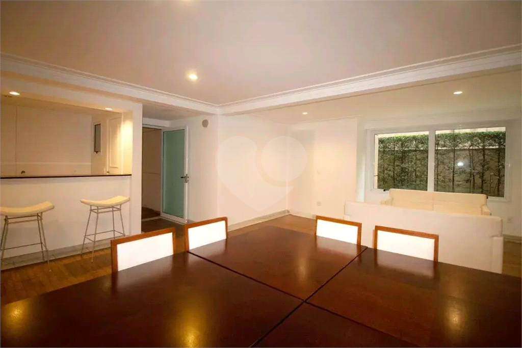 Apartamento padrão exclusivo numa das melhores ruas do Paraiso - 3 suítes - andar alto