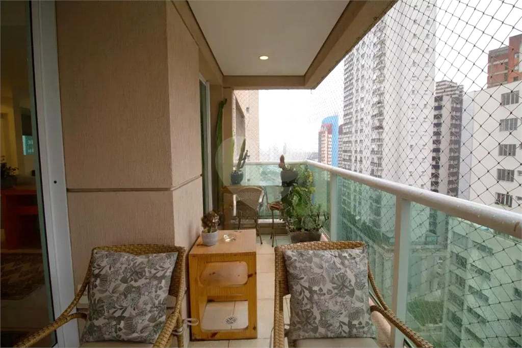 Apartamento padrão exclusivo numa das melhores ruas do Paraiso - 3 suítes - andar alto