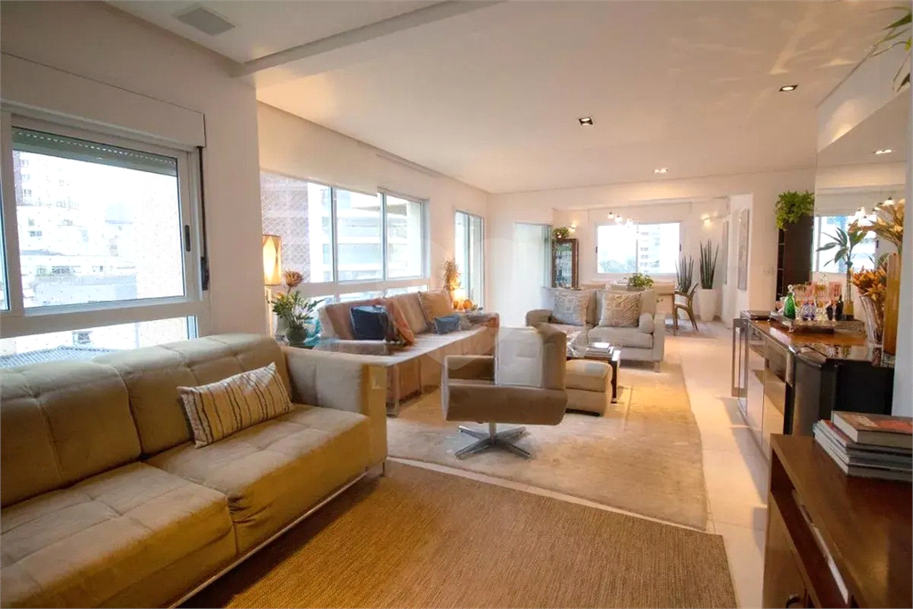 Apartamento padrão exclusivo numa das melhores ruas do Paraiso - 3 suítes - andar alto