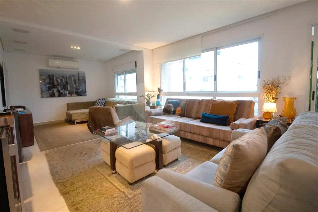 Apartamento padrão exclusivo numa das melhores ruas do Paraiso - 3 suítes - andar alto