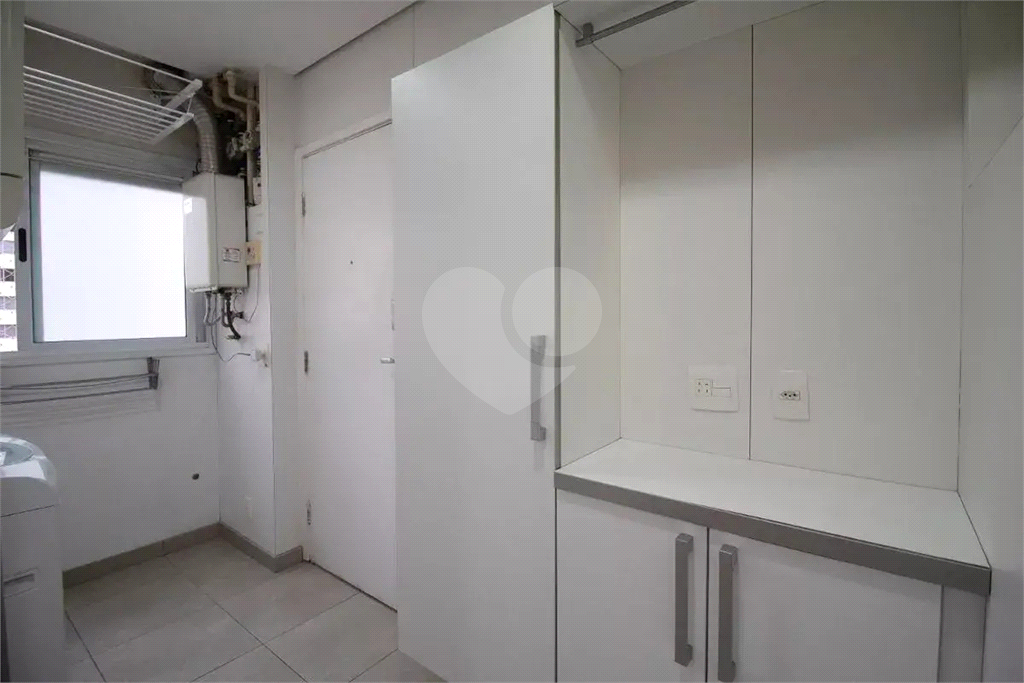 Apartamento padrão exclusivo numa das melhores ruas do Paraiso - 3 suítes - andar alto