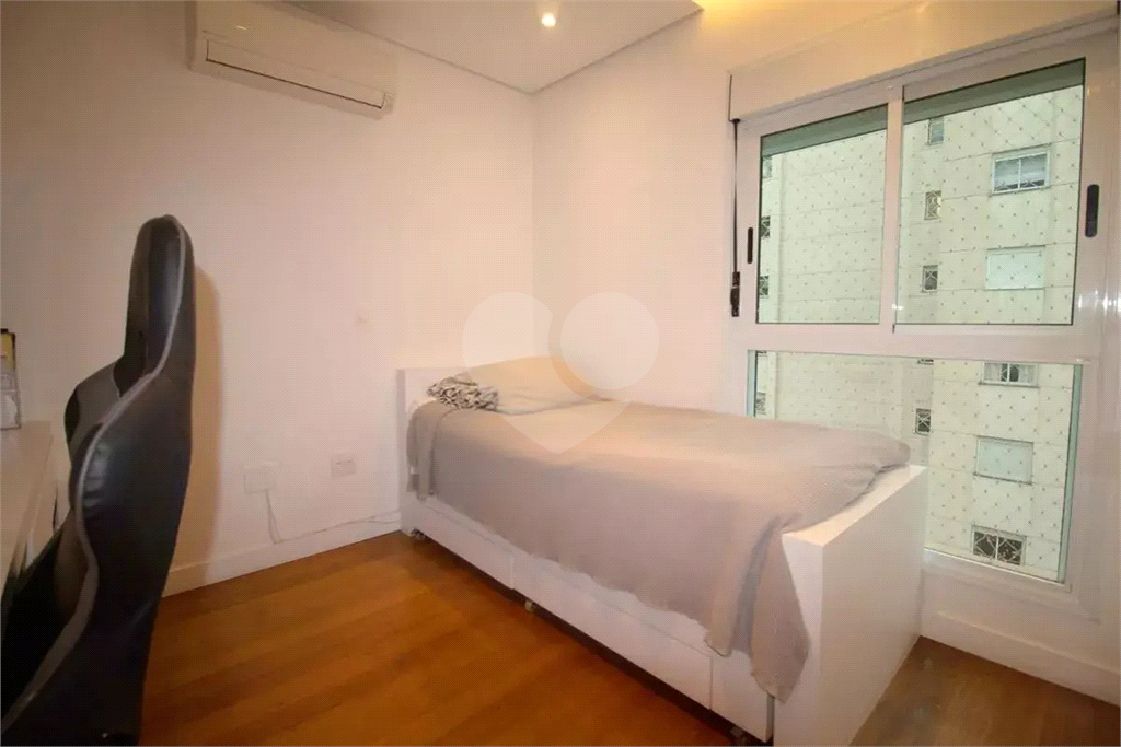 Apartamento padrão exclusivo numa das melhores ruas do Paraiso - 3 suítes - andar alto