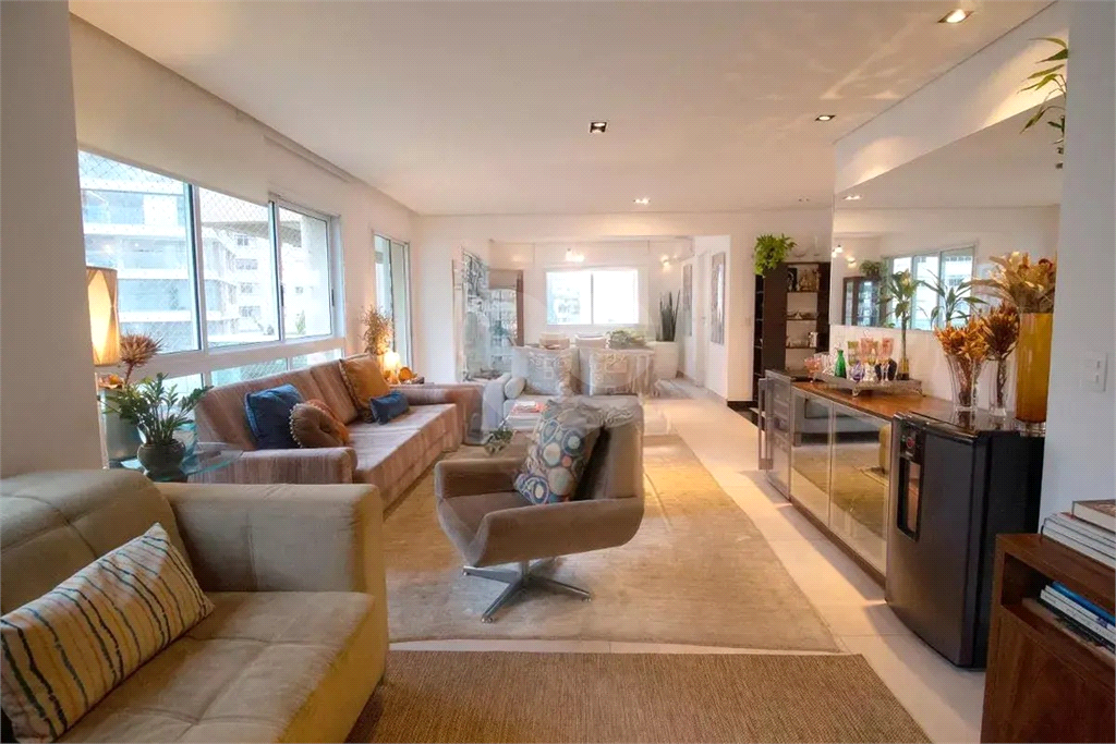 Apartamento padrão exclusivo numa das melhores ruas do Paraiso - 3 suítes - andar alto