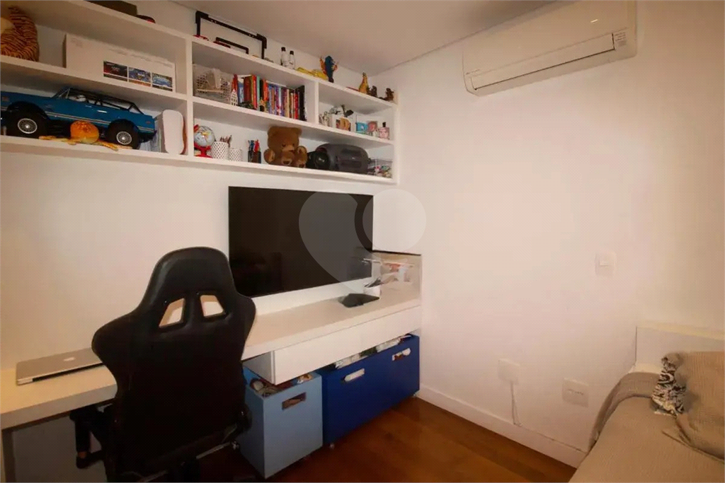Apartamento padrão exclusivo numa das melhores ruas do Paraiso - 3 suítes - andar alto