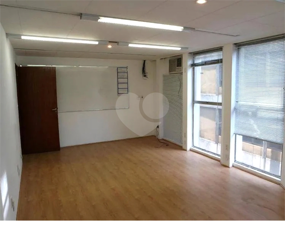 CONSOLAÇÃO - CONJUNTO COMERCIAL DE 106 M² 