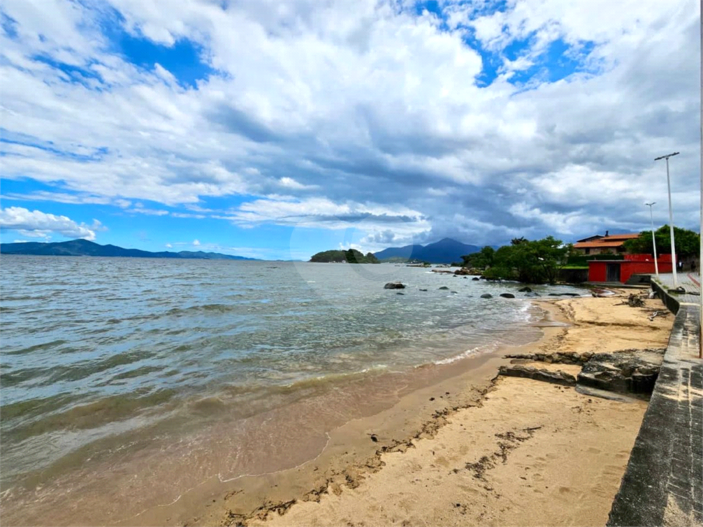 TERRENO COM VISTA AO MAR - SC.