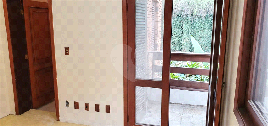  Casa à Venda no Residencial 1 – Alphaville | 4 Suítes, 610m² de Terreno

