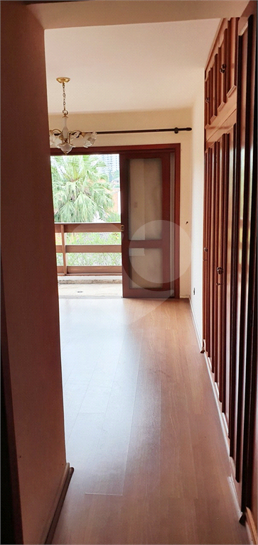  Casa à Venda no Residencial 1 – Alphaville | 4 Suítes, 610m² de Terreno
