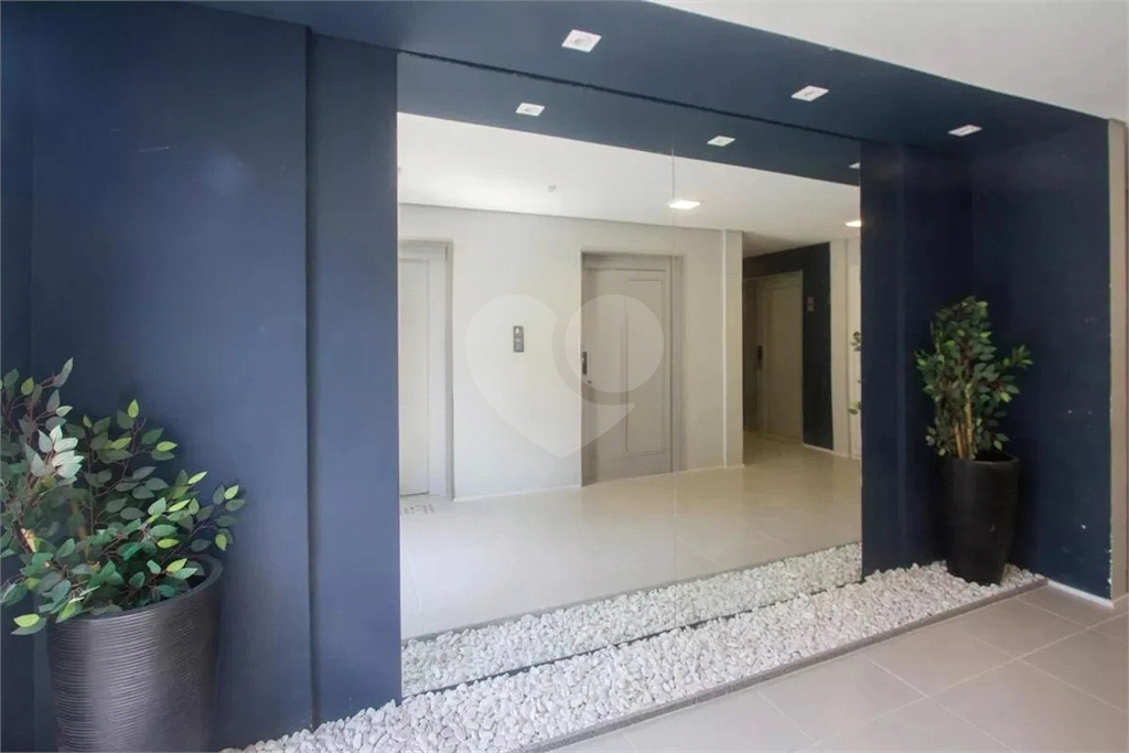 Apartamento à venda com 2 quartos, 36m² - Foto 24