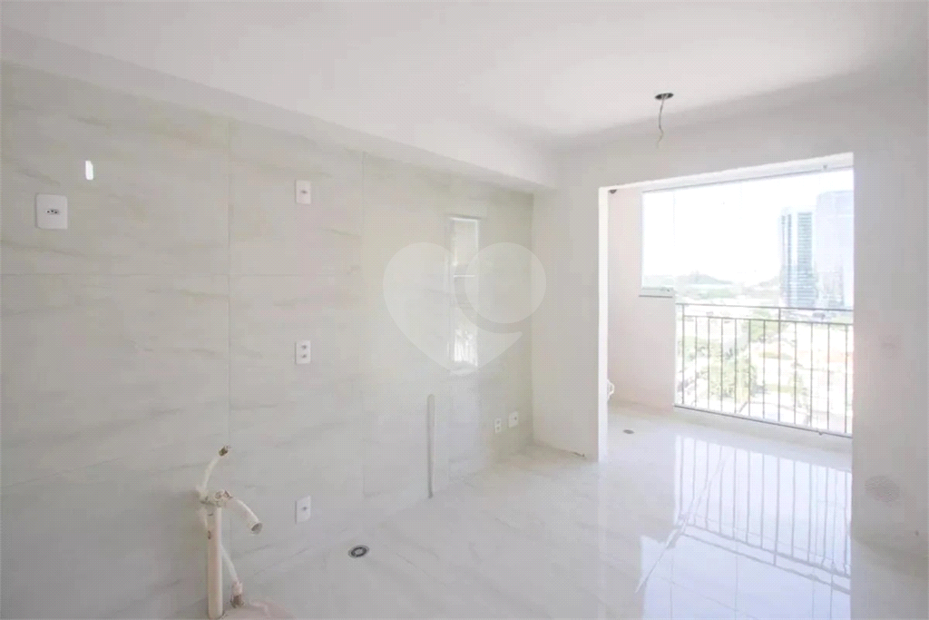 Apartamento à venda com 2 quartos, 36m² - Foto 2
