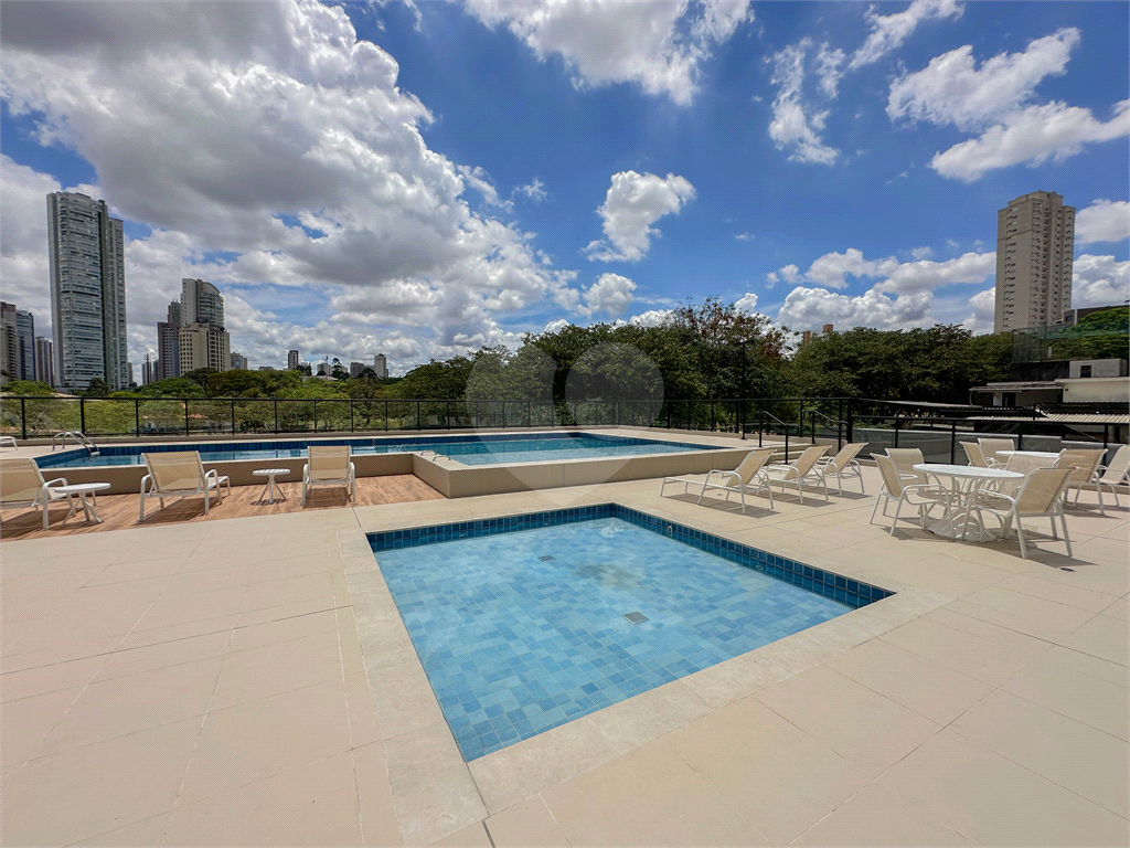 Apartamento de 239m² com 3 Suítes e Vista para o Parque Ceret no Analia Franco
