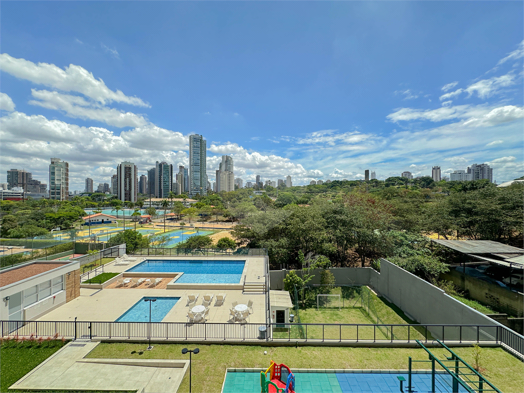 Apartamento de 239m² com 3 Suítes e Vista para o Parque Ceret no Analia Franco
