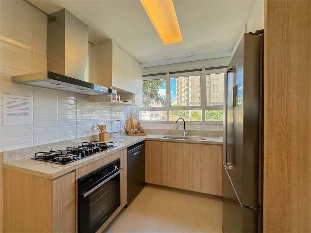 Apartamento de 239m² com 3 Suítes e Vista para o Parque Ceret no Analia Franco
