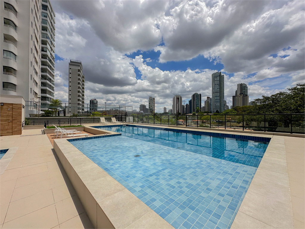 Apartamento de 239m² com 3 Suítes e Vista para o Parque Ceret no Analia Franco
