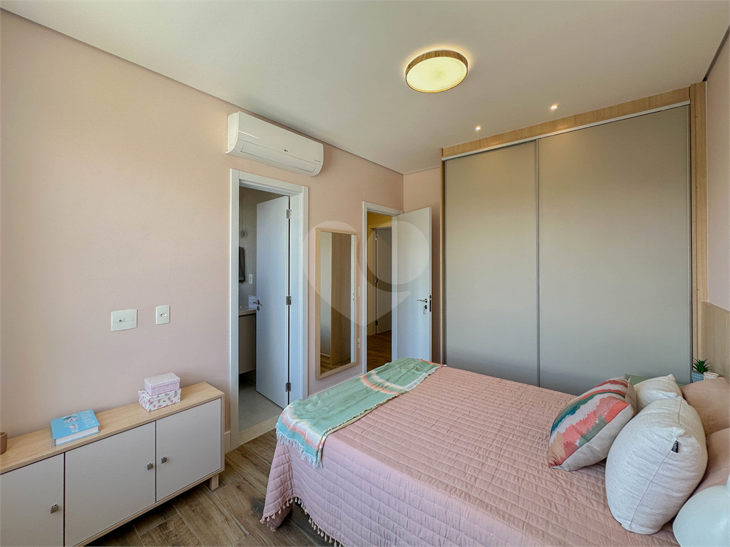 APARTAMENTO em ANÁLIA FRANCO