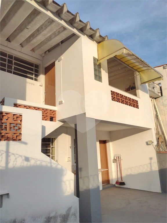 Casa à venda com 2 quartos, 120m² - Foto 1